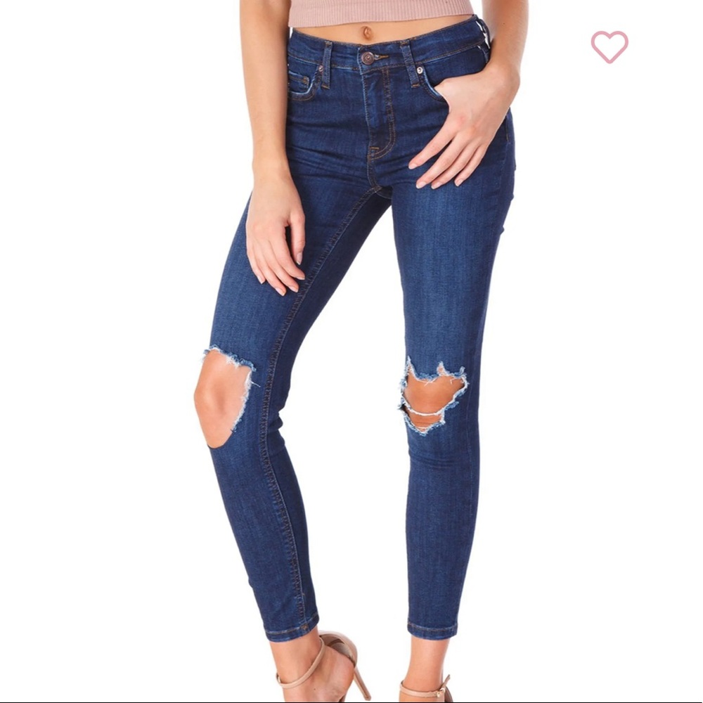 💙 Free People Busted Knee Jeans 💙